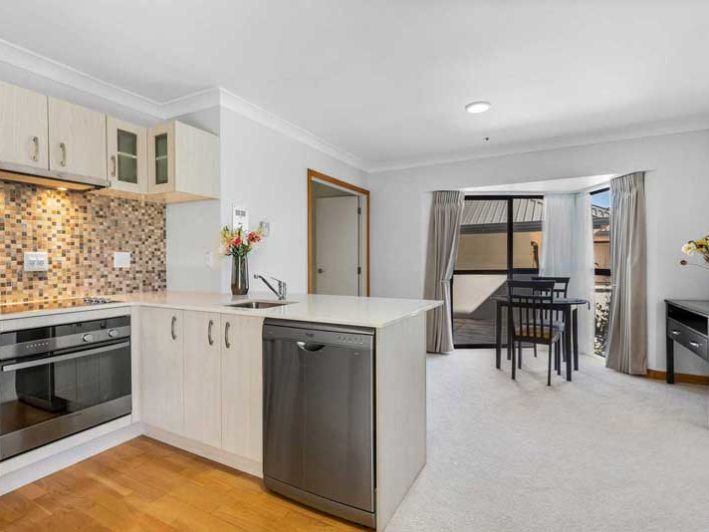 Deverton-Rest-Home-Unit-2-Kitchen-Dining